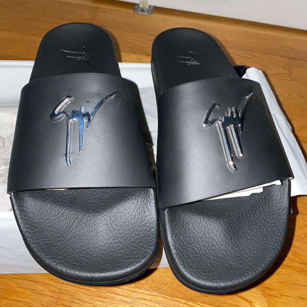 Giuseppe Zanotti Brett Slides